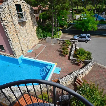 ヴィラ Spacious With Pool *