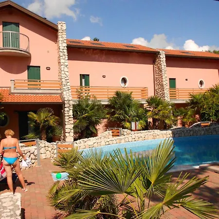 Spacious With Pool Lignano Sabbiadoro